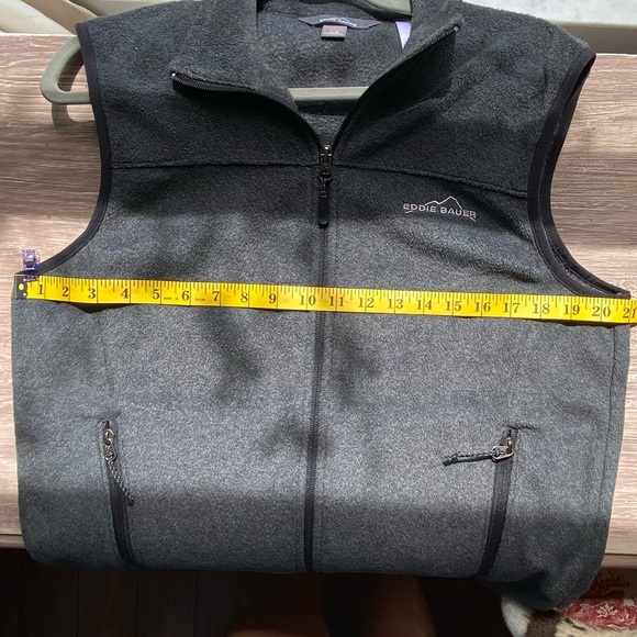 Eddie Bauer Grey fleece Full Zip Men’s Vest with Zip pockets Size S - Picture 4 of 8